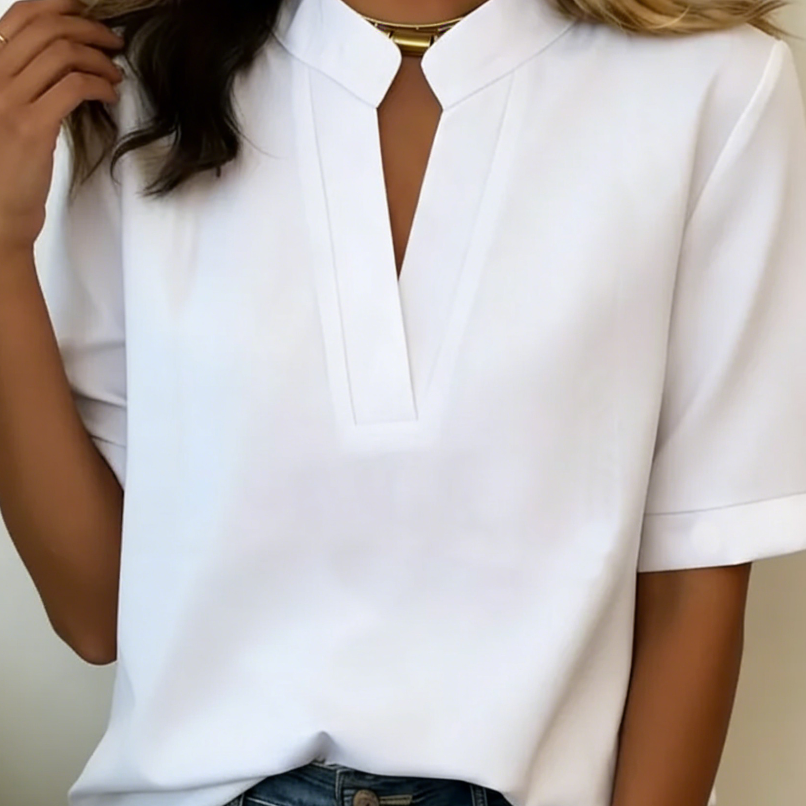 Michaela - Elegantní blůza s rafinovaným límcem