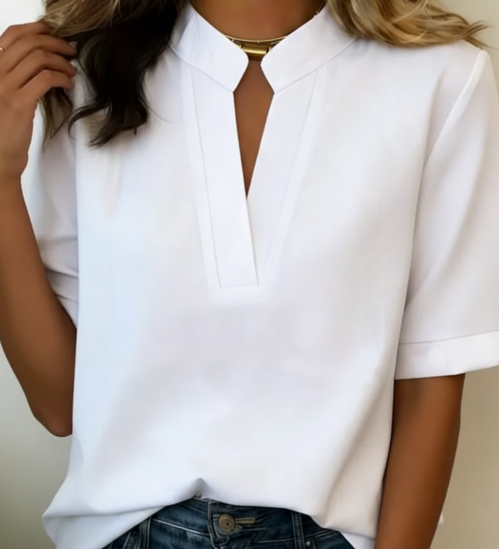 Michaela - Elegantní blůza s rafinovaným límcem