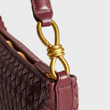 Isa - Burgundské chic