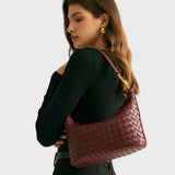 Isa - Burgundské chic