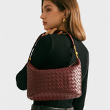 Isa - Burgundské chic