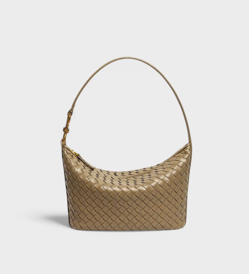 Isa - Burgundské chic